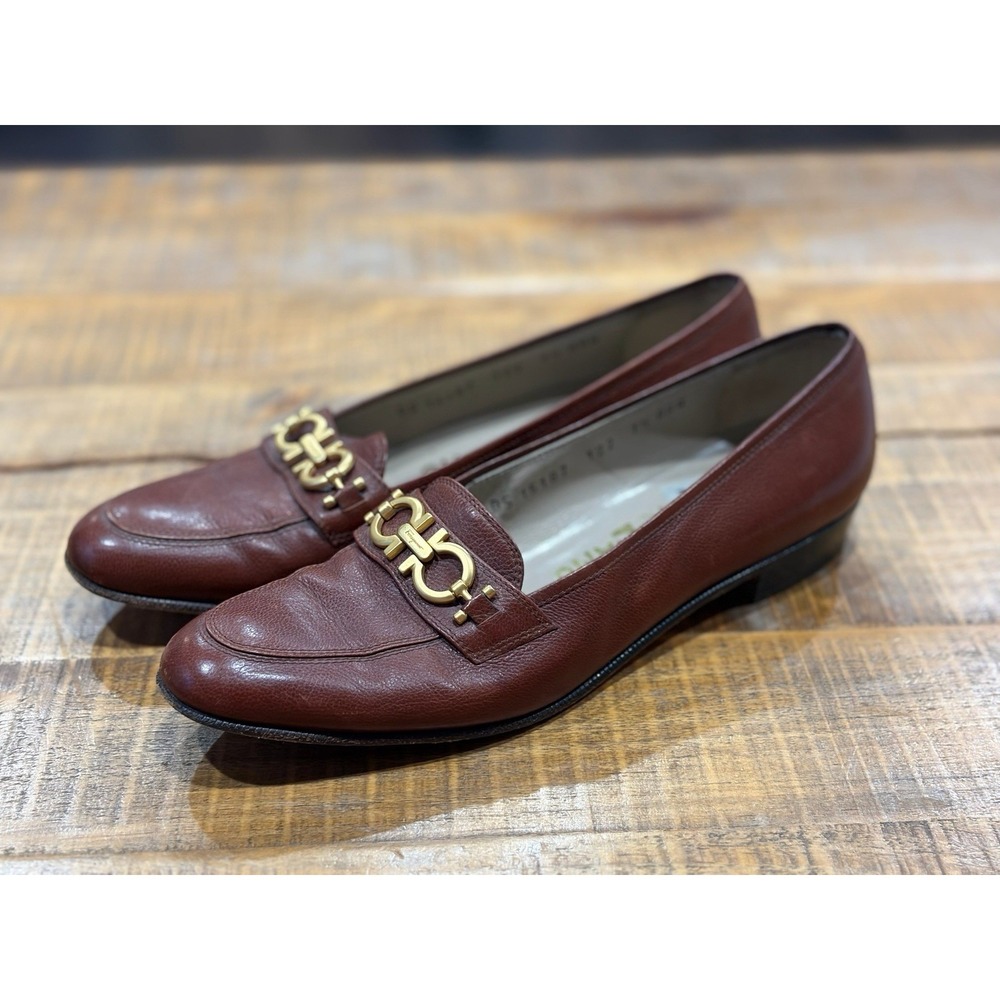 Salvatore Ferragamo women's loafers size 7.5 AAA Ferragamo Sizing Camel Gold